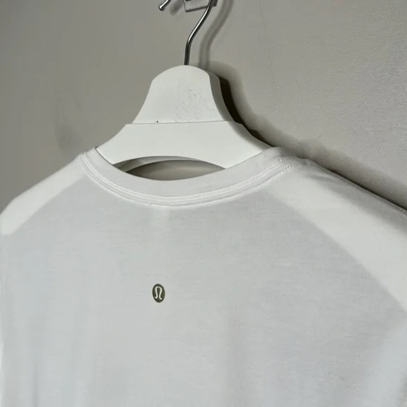 Lululemon Cortes Crop T-Shirt Logo White Special Edition - Picture 10 of 12